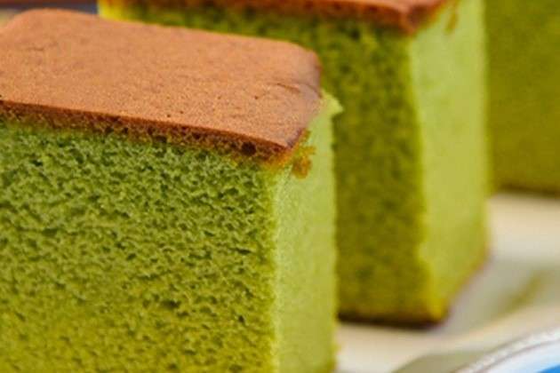 Bake With Yen Pandan sponge cake